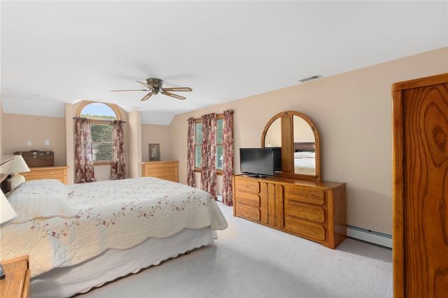 35 Great Road, Barrington, RI 02806