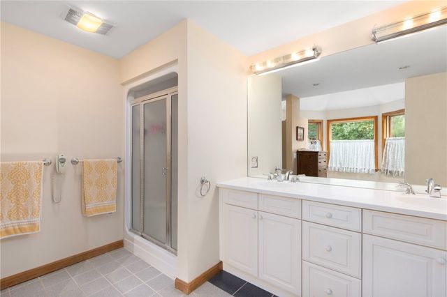 35 Great Road, Barrington, RI 02806