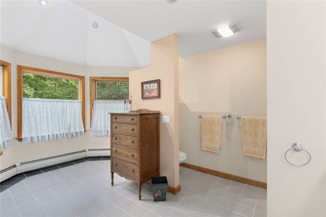 35 Great Road, Barrington, RI 02806