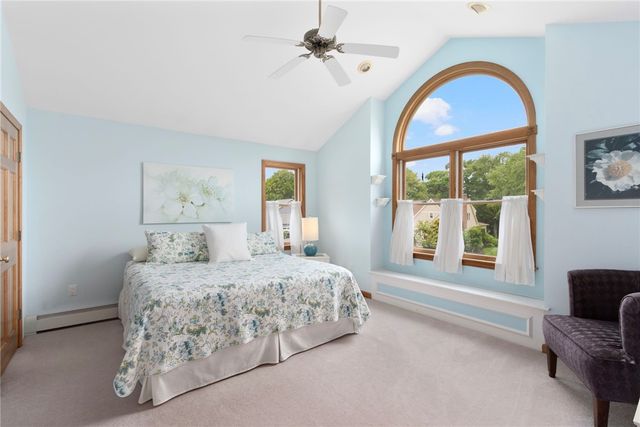 35 Great Road, Barrington, RI 02806