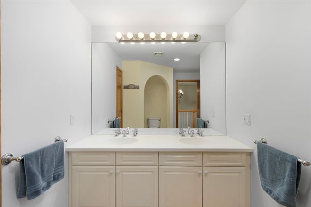 35 Great Road, Barrington, RI 02806