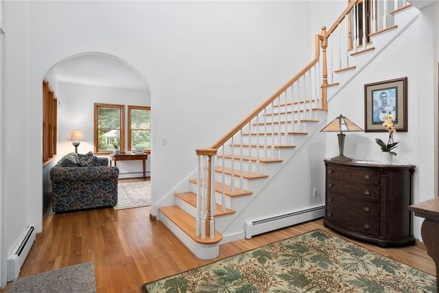 35 Great Road, Barrington, RI 02806