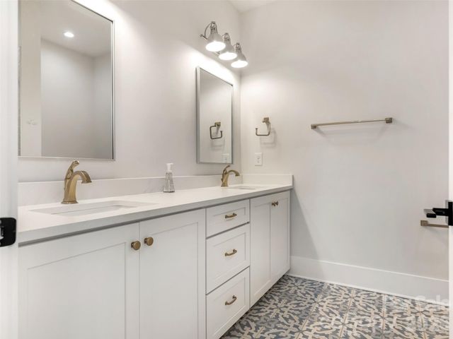 2115 Nolen Ridge Avenue, Charlotte, NC 28209