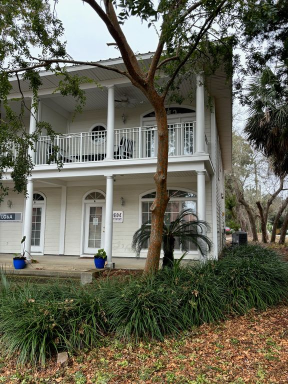 165 Brooks Street E, Fort Walton Beach, FL 32548