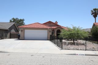 1724 High Vista Avenue, Palmdale, CA 93550