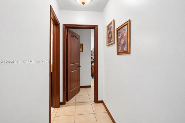 19901 Highland Lakes Blvd, Miami, FL 33179