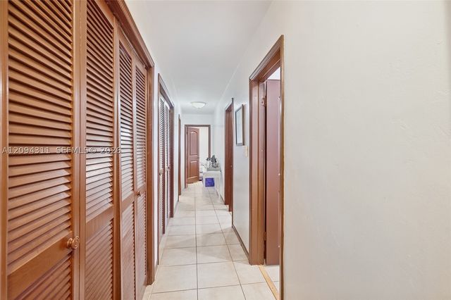 19901 Highland Lakes Blvd, Miami, FL 33179