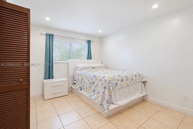 19901 Highland Lakes Blvd, Miami, FL 33179
