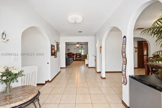 19901 Highland Lakes Blvd, Miami, FL 33179