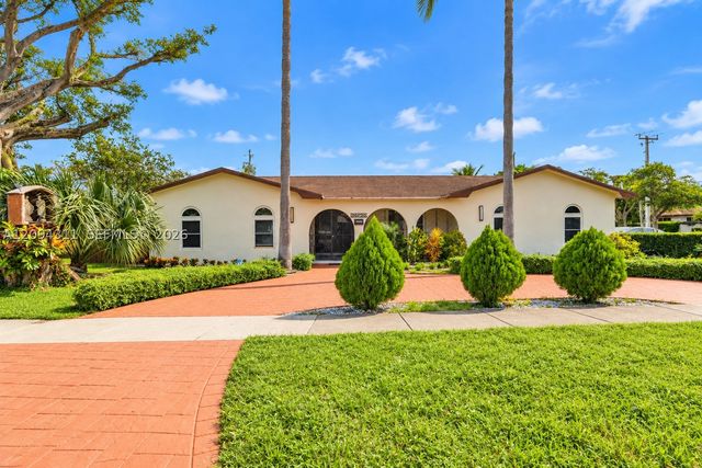 19901 Highland Lakes Blvd, Miami, FL 33179