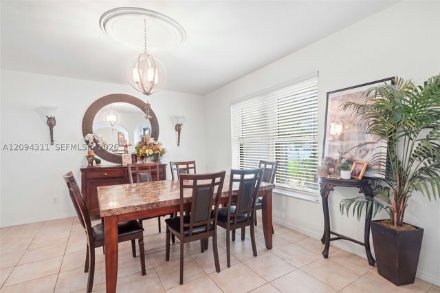 19901 Highland Lakes Blvd, Miami, FL 33179