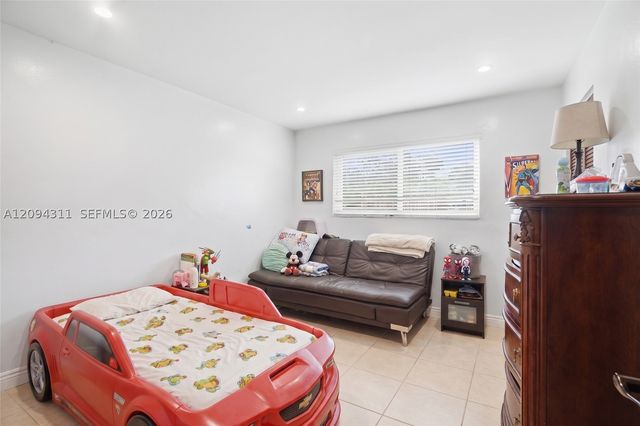 19901 Highland Lakes Blvd, Miami, FL 33179