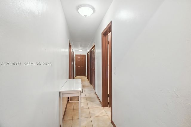 19901 Highland Lakes Blvd, Miami, FL 33179
