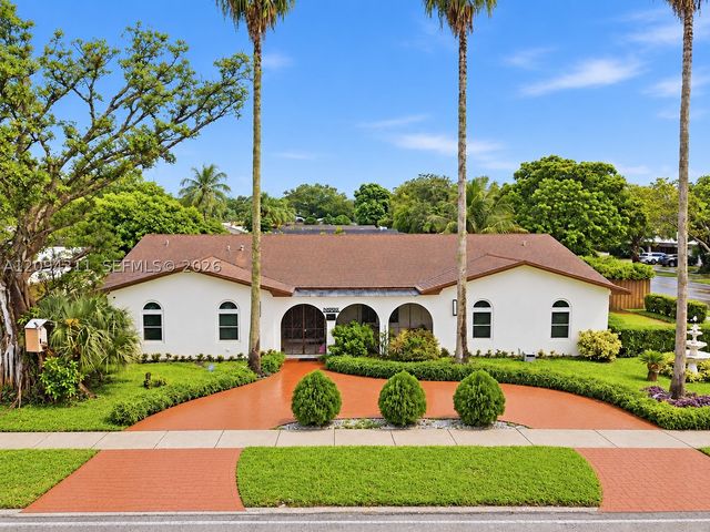 19901 Highland Lakes Blvd, Miami, FL 33179