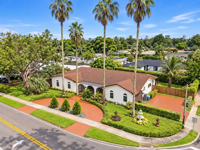 19901 Highland Lakes Blvd, Miami, FL 33179