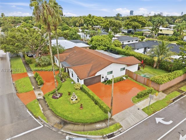 19901 Highland Lakes Blvd, Miami, FL 33179