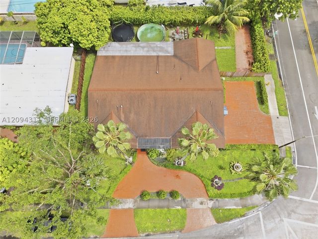 19901 Highland Lakes Blvd, Miami, FL 33179