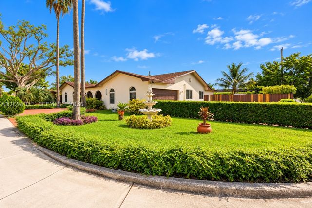 19901 Highland Lakes Blvd, Miami, FL 33179