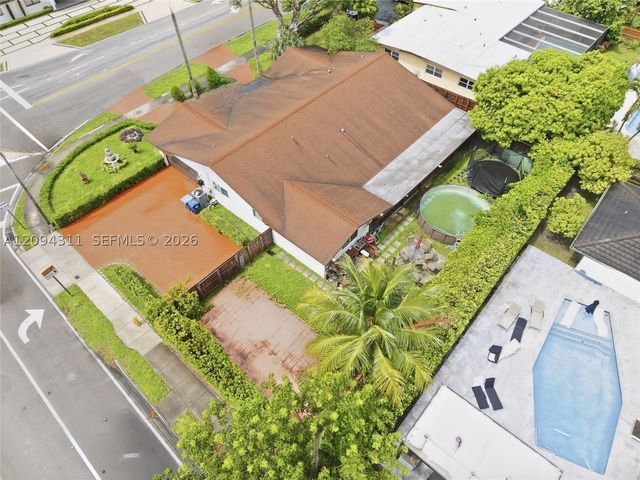 19901 Highland Lakes Blvd, Miami, FL 33179
