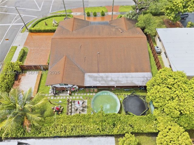 19901 Highland Lakes Blvd, Miami, FL 33179
