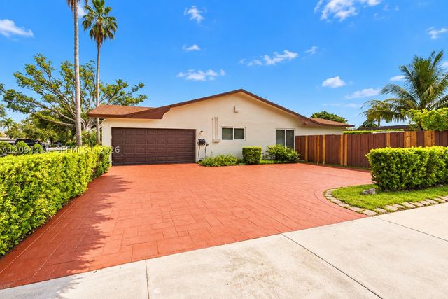 19901 Highland Lakes Blvd, Miami, FL 33179