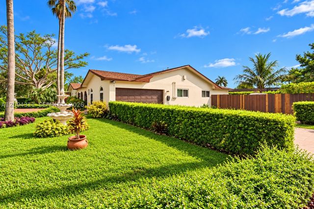 19901 Highland Lakes Blvd, Miami, FL 33179