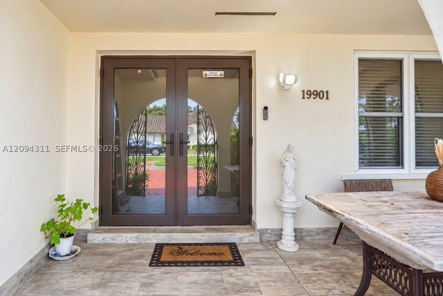 19901 Highland Lakes Blvd, Miami, FL 33179