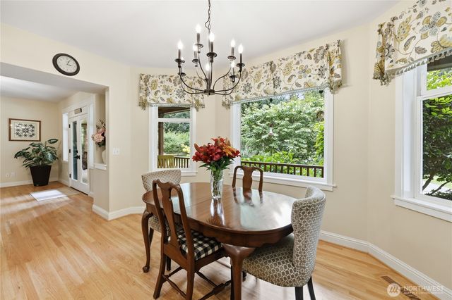 8724 NE Laughing Salmon Lane, Bainbridge Island, WA 98110