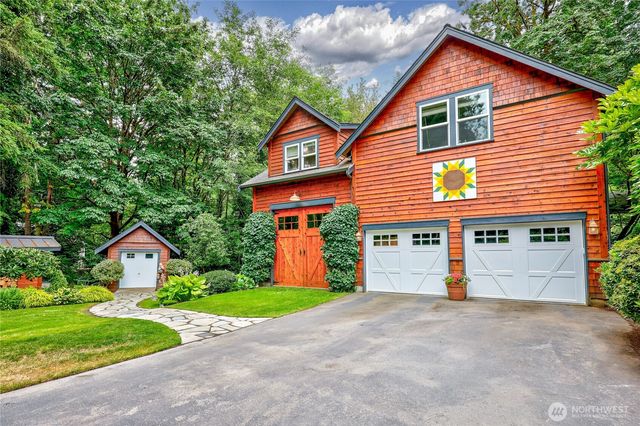 8724 NE Laughing Salmon Lane, Bainbridge Island, WA 98110