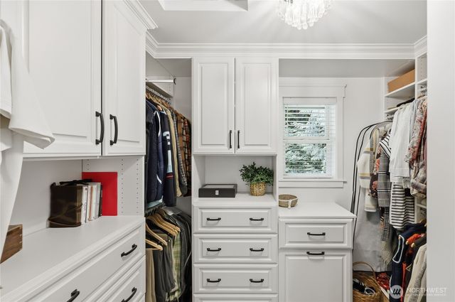 8724 NE Laughing Salmon Lane, Bainbridge Island, WA 98110