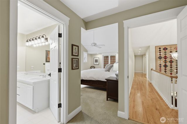 8724 NE Laughing Salmon Lane, Bainbridge Island, WA 98110