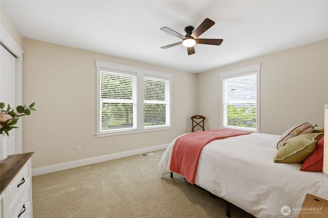 8724 NE Laughing Salmon Lane, Bainbridge Island, WA 98110