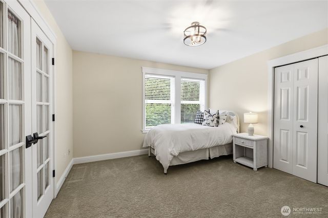 8724 NE Laughing Salmon Lane, Bainbridge Island, WA 98110