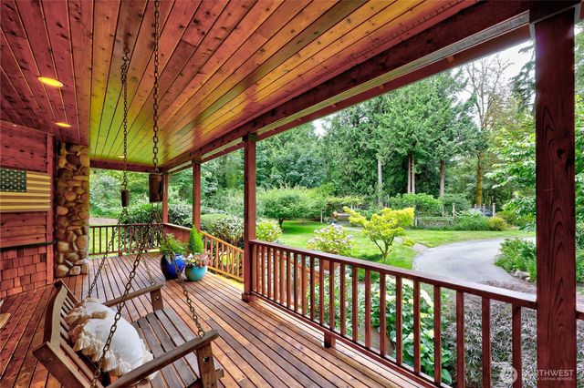 8724 NE Laughing Salmon Lane, Bainbridge Island, WA 98110