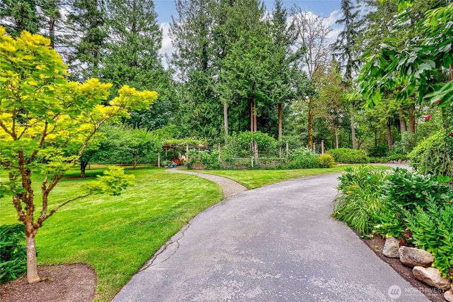 8724 NE Laughing Salmon Lane, Bainbridge Island, WA 98110