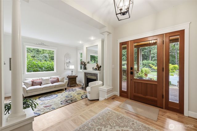 8724 NE Laughing Salmon Lane, Bainbridge Island, WA 98110