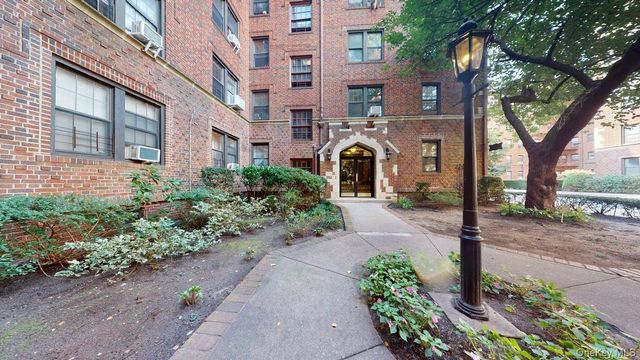 68-30 Burns Street C2, Forest Hills, NY 11375