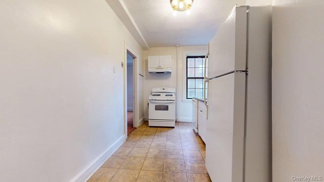 68-30 Burns Street C2, Forest Hills, NY 11375