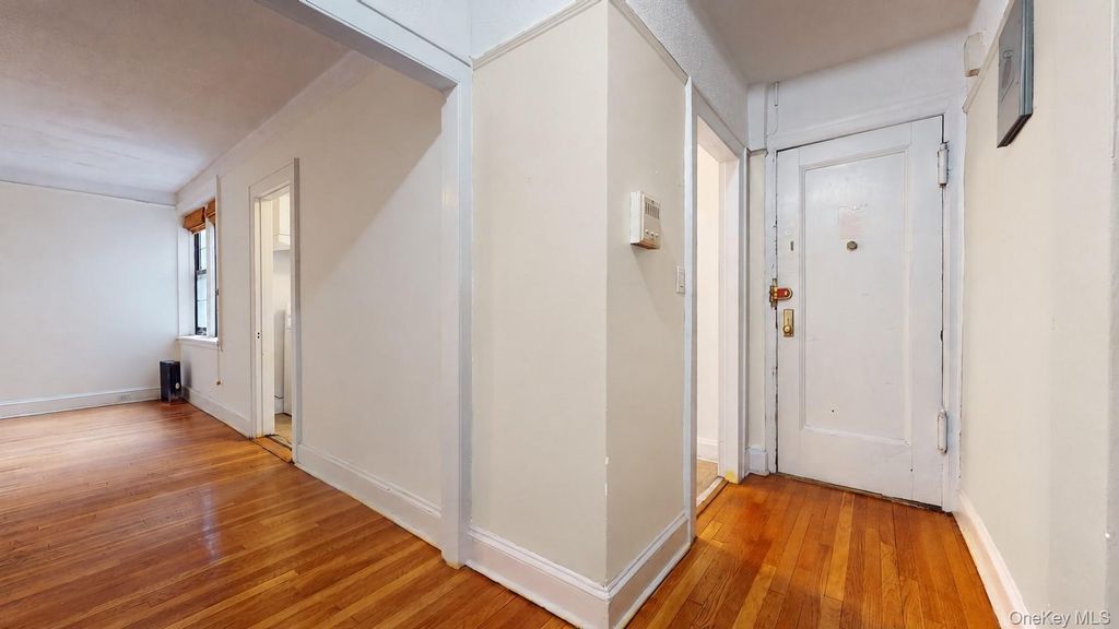 68-30 Burns Street C2, Forest Hills, NY 11375 — photo 3
