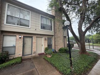 2110 Wilcrest Drive 101, Houston, TX 77042
