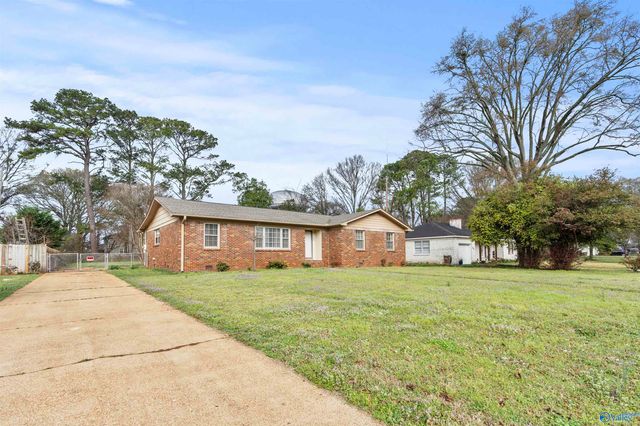 809 13th Avenue SE, Decatur, AL 35601