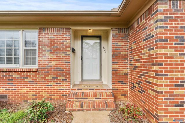 809 13th Avenue SE, Decatur, AL 35601