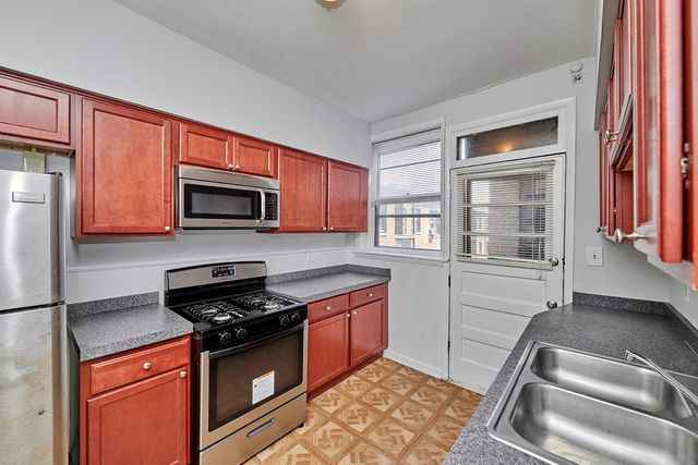 5453 S Everett Avenue 3A, Chicago, IL 60615