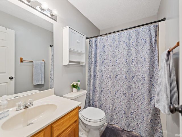 905 S Timothy Court, Bloomington, IN 47403