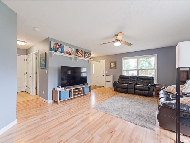 905 S Timothy Court, Bloomington, IN 47403