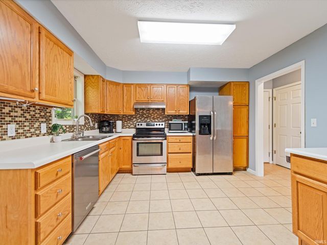 905 S Timothy Court, Bloomington, IN 47403