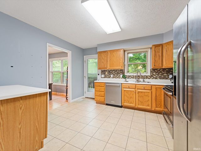 905 S Timothy Court, Bloomington, IN 47403
