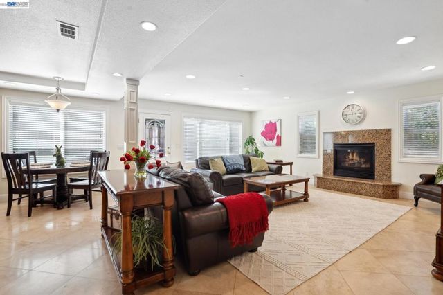 367 367 Mt Washington Way, Clayton, CA 94517