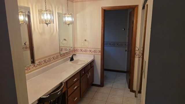 15412 WALNUT Road, Oak Forest, IL 60452