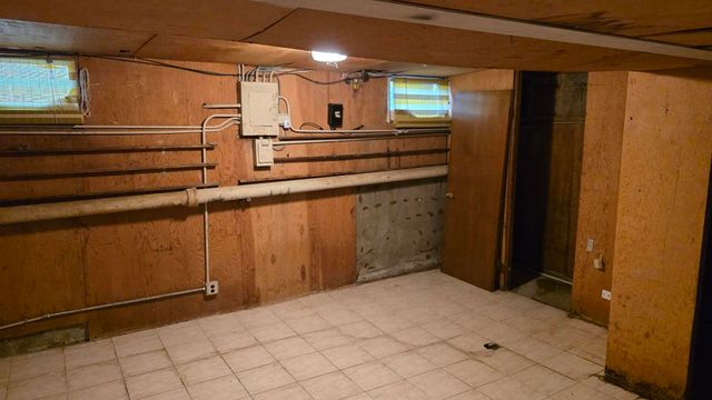 15412 WALNUT Road, Oak Forest, IL 60452